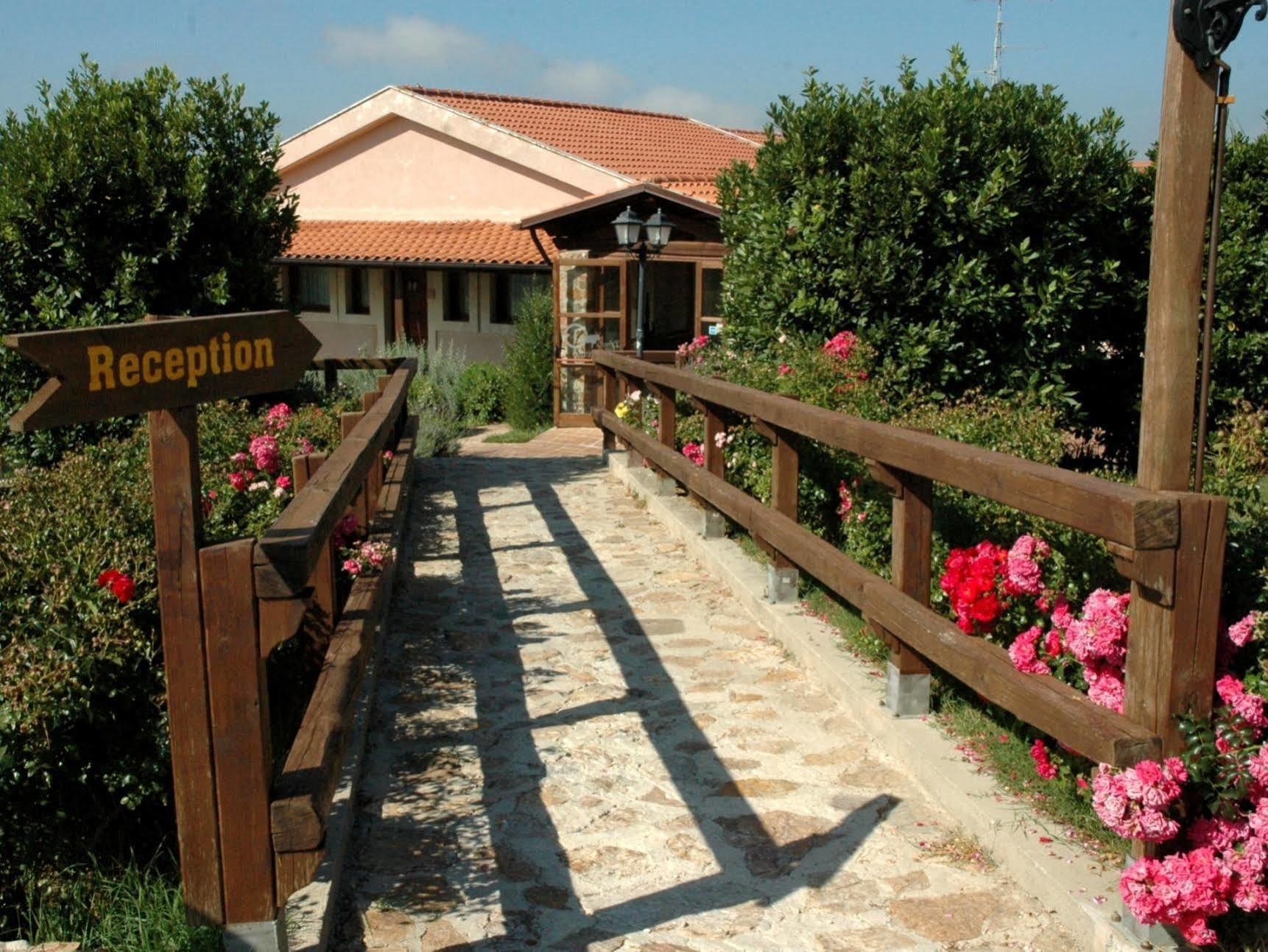 Hotel Tenuta Dell'Argento Resort Чивитавеккья Экстерьер фото